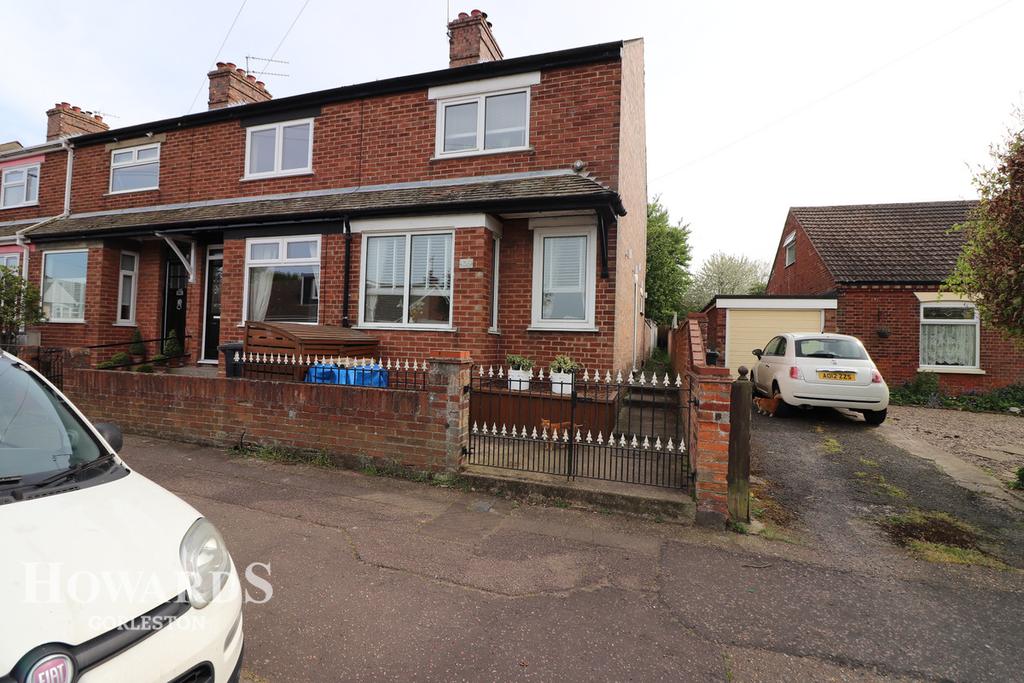 Colomb Road, Gorleston 3 bed end of terrace house £180,000