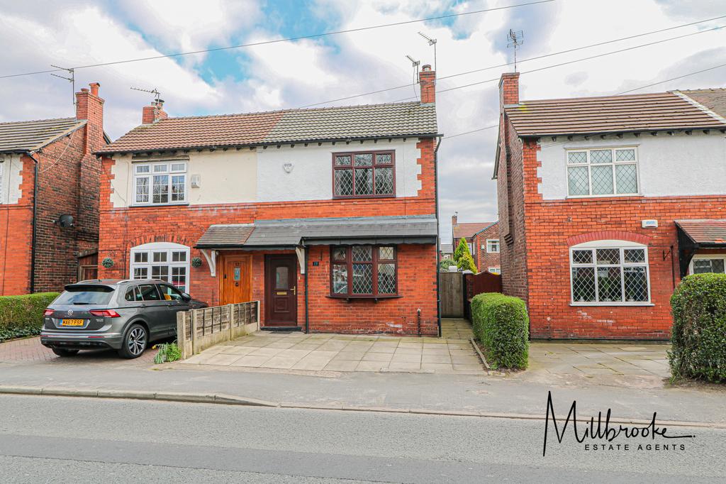 Newearth Road, Worsley, Manchester, M28 2 bed semidetached house £