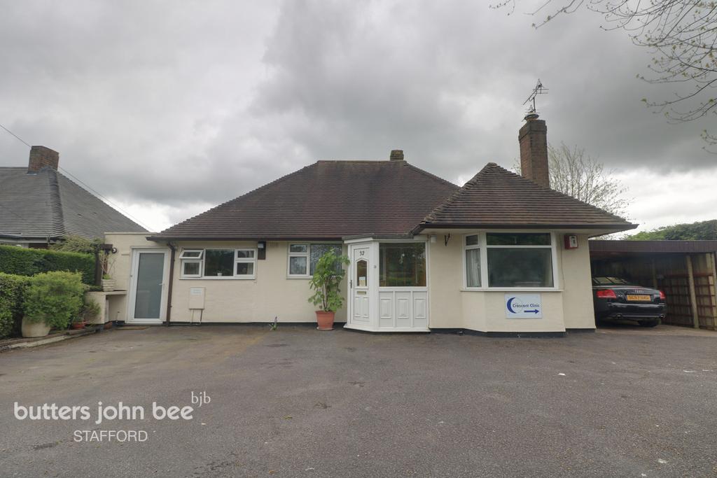 Burton Manor Road, Stafford 3 bed detached bungalow £280,000