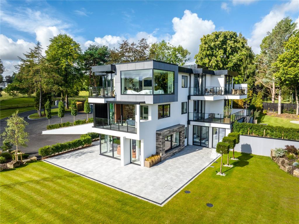 Le Ray Residence