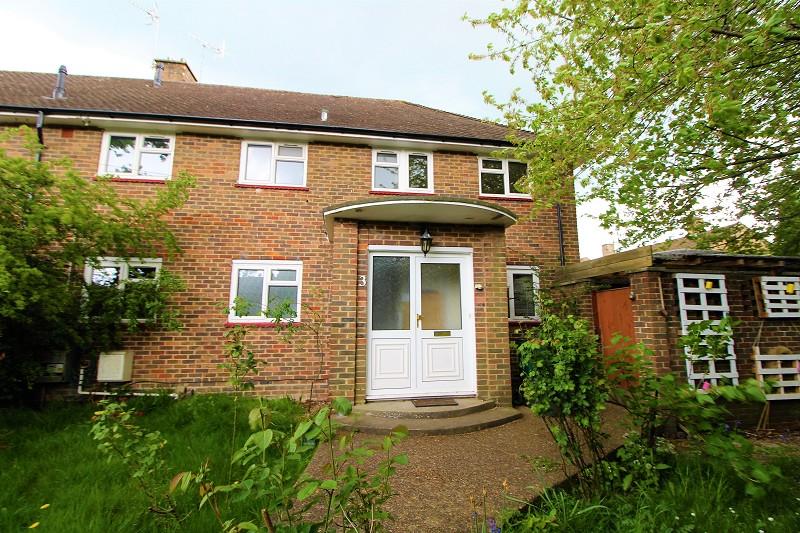 Burleys Road, Crawley, West Sussex.... 2 bed £1,200 pcm (£