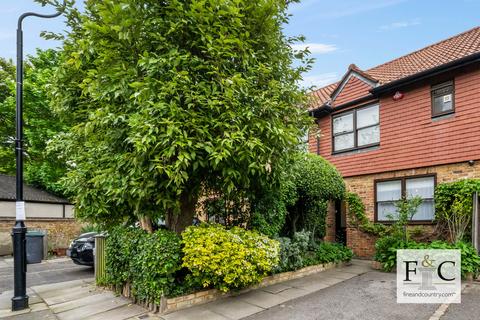 27 Toyne Way, London, N6 4EG