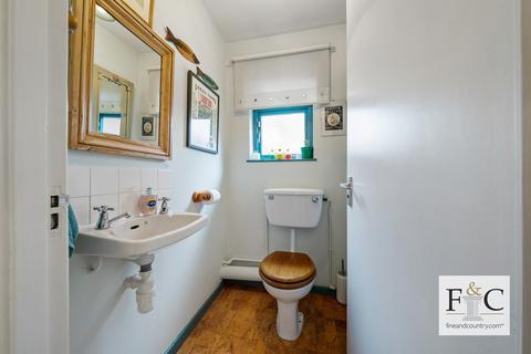 27 Toyne Way, London, N6 4EG