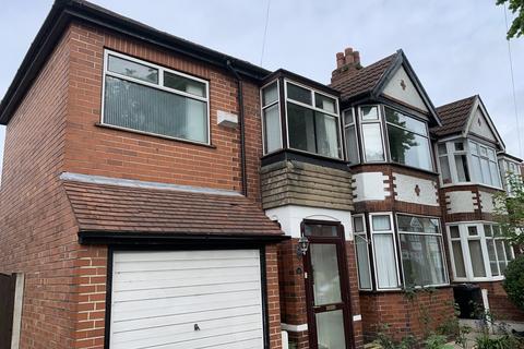 4 bedroom semi-detached house to rent, Cressingham Road, Stretford