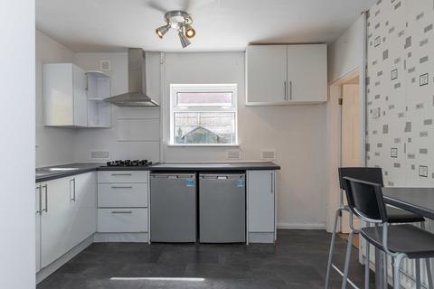 38 Critchlow Grove, Stoke-on-trent, ST3 4BW