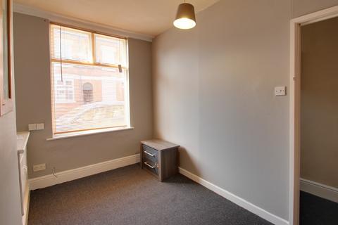 3 bedroom terraced house to rent, Bruce Street, Leicester