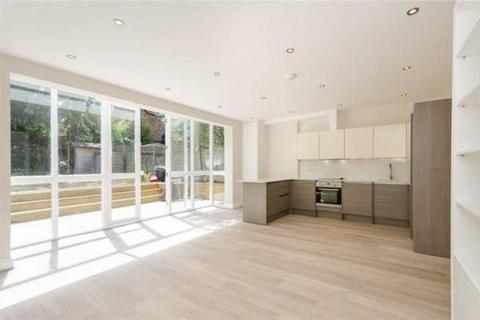 3 bedroom apartment to rent, Muswell Road, Muswell Hill, London