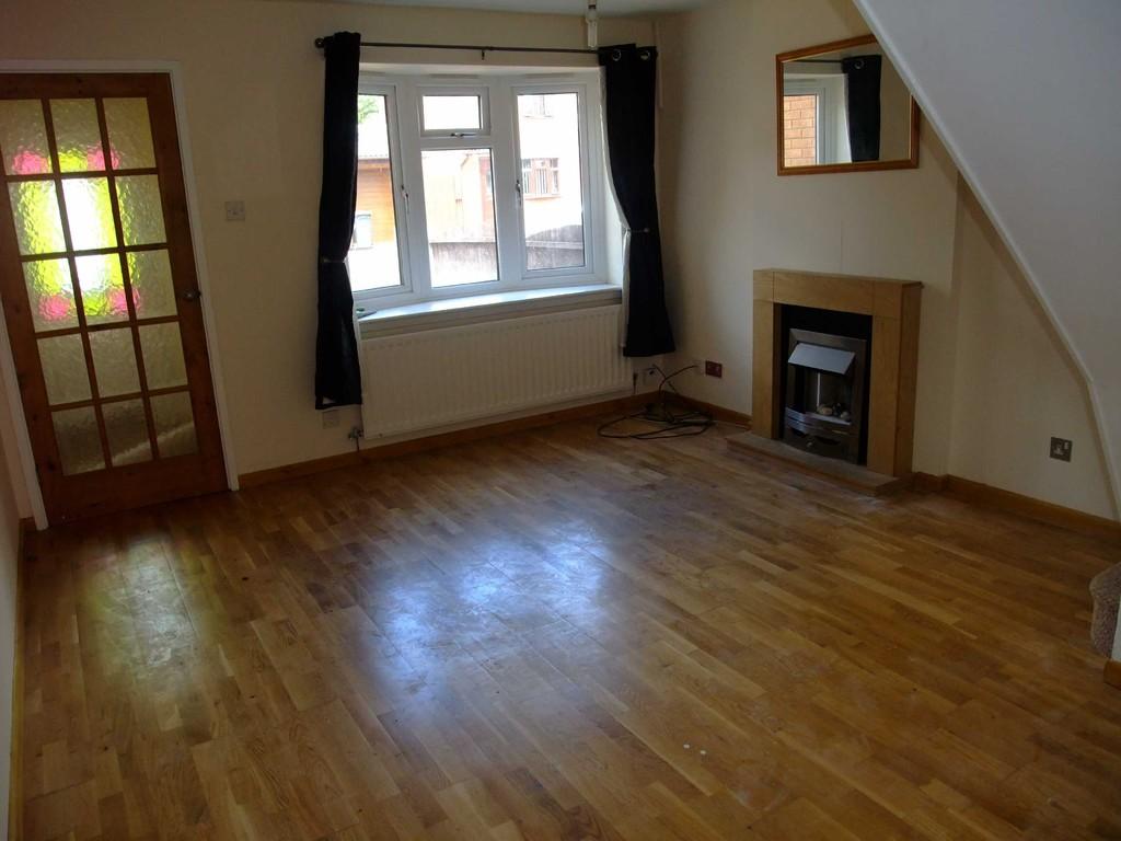 Bretton Gardens, Wolverhampton... 2 bed semidetached house £650 pcm