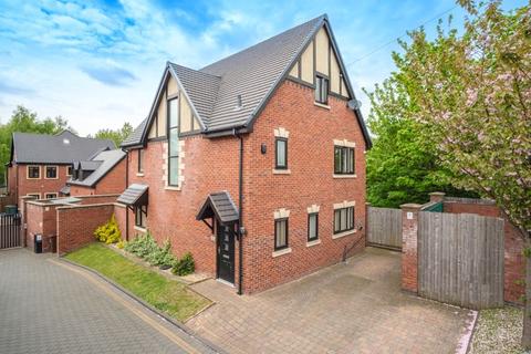 4 bedroom detached house for sale - Swan Place, Willenhall