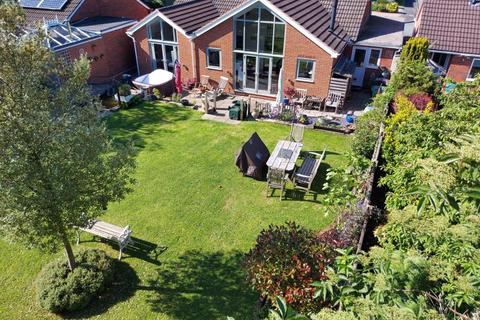 6 Fielding Close, Broseley, TF12 5SN