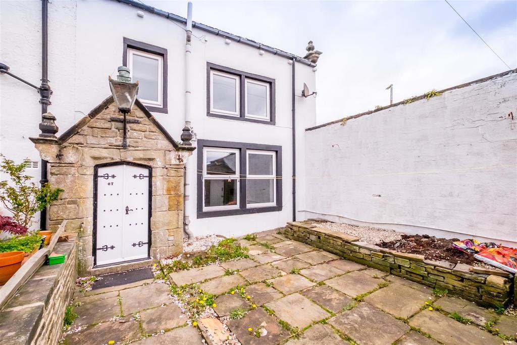 Keighley Road, Illingworth 2 bed cottage £150,000