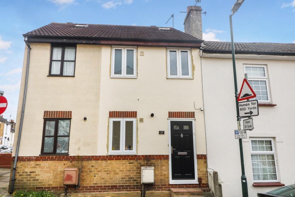 Saunders Street, Gillingham 2 bed terraced house for sale £265,000