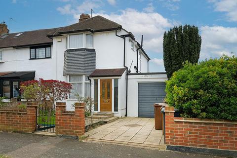 3 bedroom end of terrace house for sale - Hawkdene, North Chingford