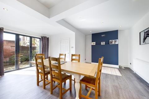 65 Hackness Road, Scarborough, YO12 5SD