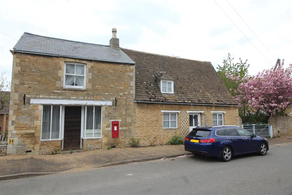 Main Street, Yarwell, Peterborough 2 bed detached house for sale £325,000