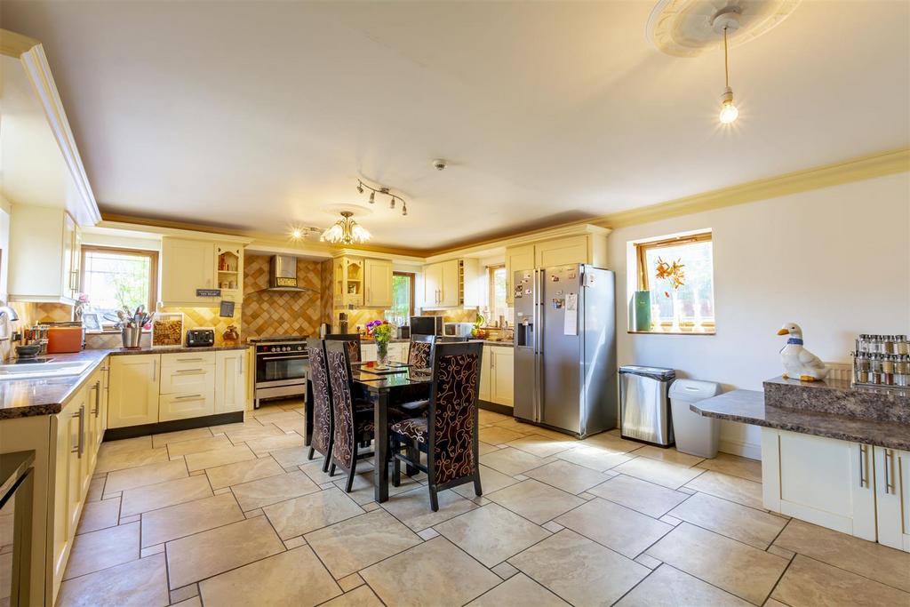 Living/Dining Kitchen