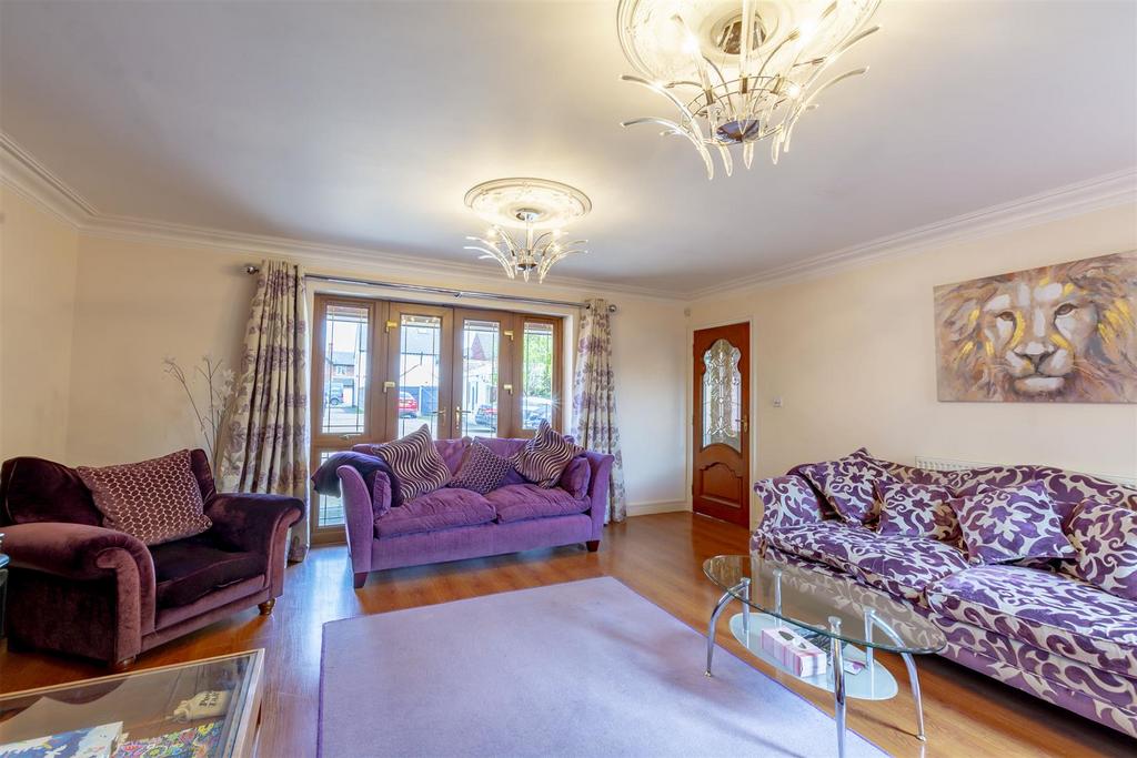 Lounge/Sitting Room