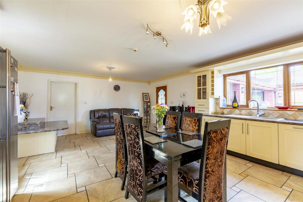 Living/Dining Kitchen