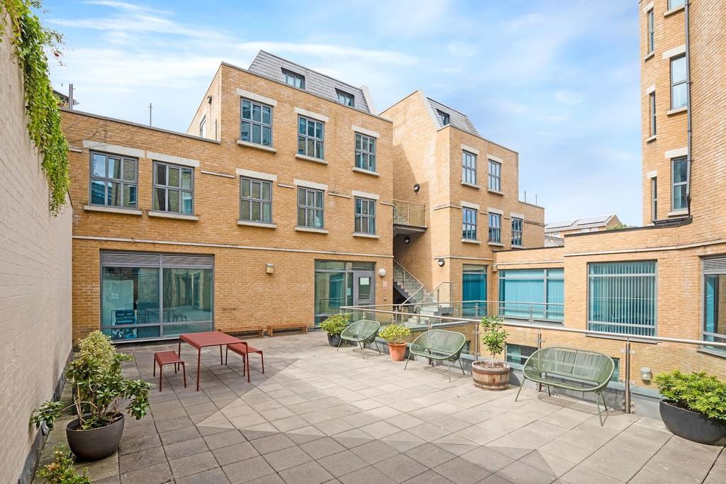 02-c75383904-GWL-JJ-Webber St-2-medium