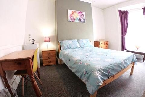 1 bedroom in a house share to rent, 65 Monks Road, Lincoln, Lincolnshire, LN2 5HP