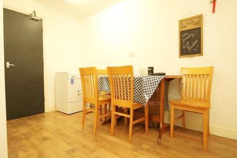 1 bedroom in a house share to rent, 65 Monks Road, Lincoln, Lincolnshire, LN2 5HP