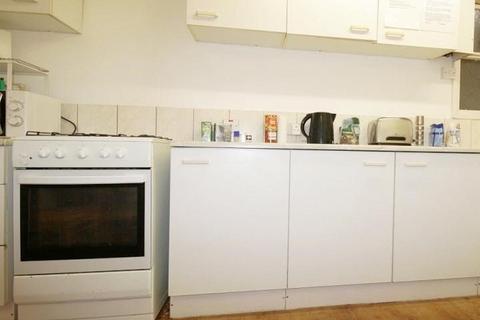 1 bedroom in a house share to rent, 65 Monks Road, Lincoln, Lincolnshire, LN2 5HP