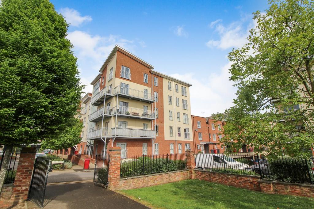 Battle Square, Reading, RG30 2 bed ground floor flat for sale £200,000