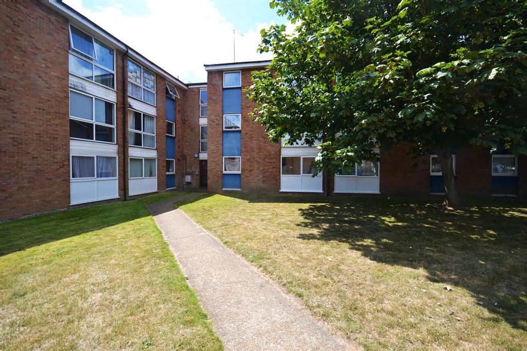 Ashlands Court, Coronation Avenue, East Tilbury 2 bed apartment £185,000