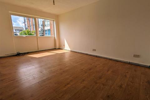 2 bedroom apartment for sale, Ashlands Court, Coronation Avenue, East Tilbury