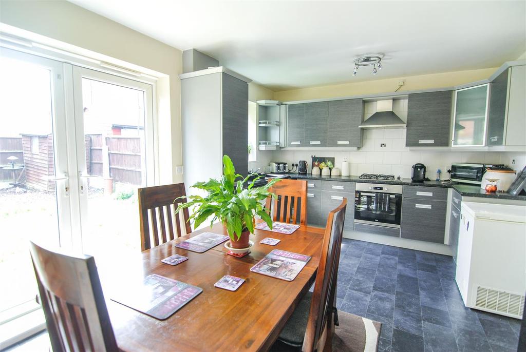 Haverhill Grove, Wombwell, Barnsley 3 bed townhouse £145,000