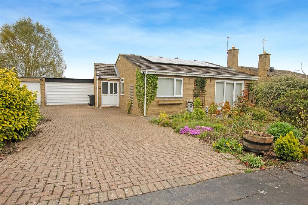St. Edwins Close, High Coniscliffe, Darlington 3 bed detached bungalow