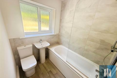 2 bedroom bungalow to rent, Chapel Close, Berry Brow, Huddersfield, HD4