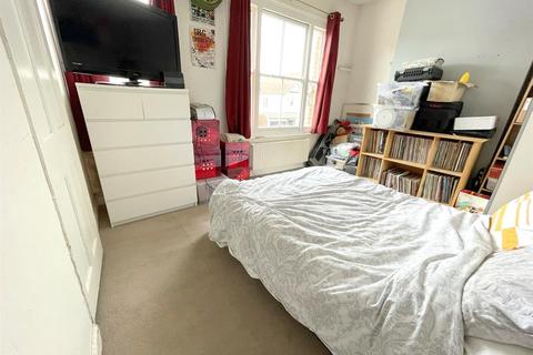 168 Washington Road, Worcester Park, KT4 8JJ