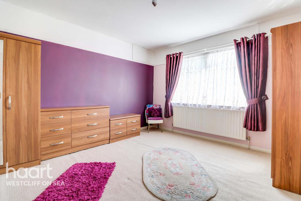 Prittlewell Chase, WestcliffOnSea 2 bed detached bungalow £425,000