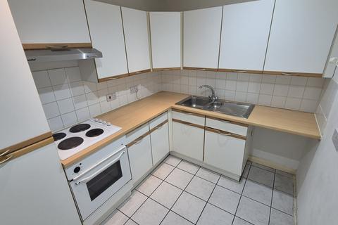 2 bedroom apartment to rent, Culver Street East, CO1