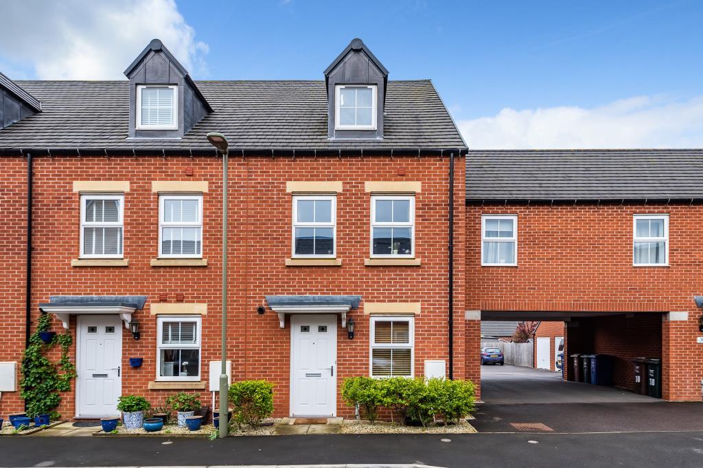 Longford Park, Banbury, OX15 3 bed townhouse £325,000
