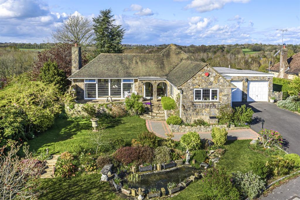 Foxfields, West Chiltington, West... 3 bed detached bungalow £850,000