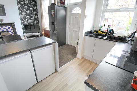 4 bedroom terraced house to rent, BILLS INCLUDED - Beechwood Mount, Burley, Leeds, LS4