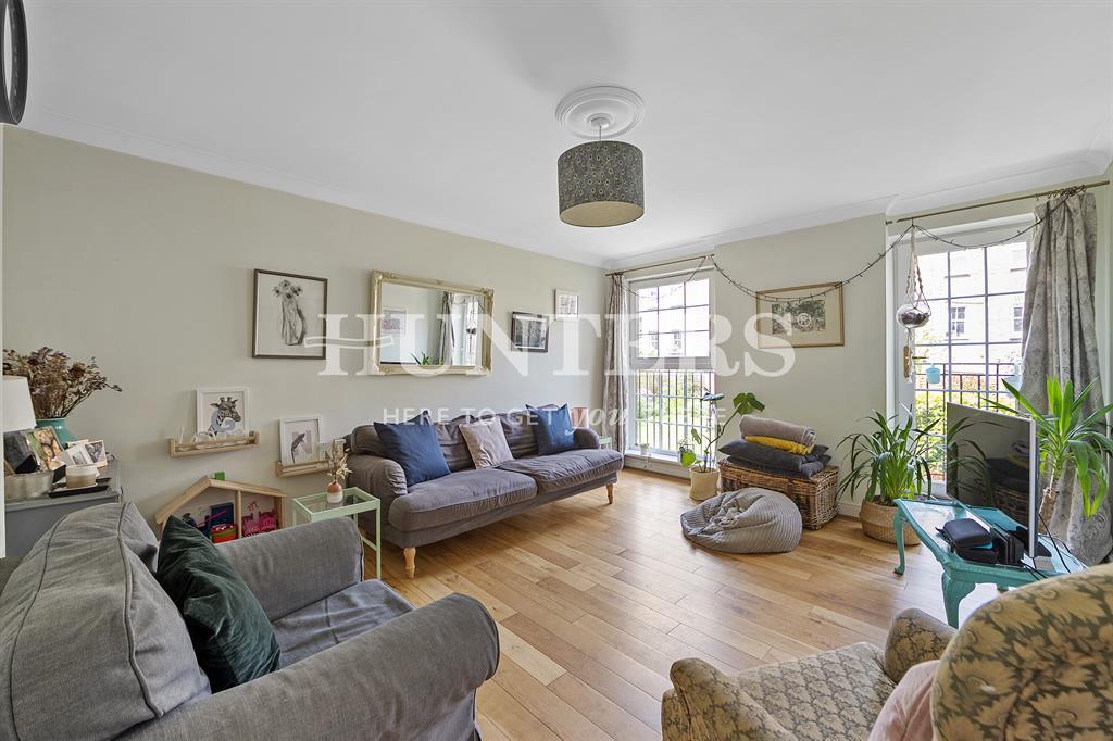 Walford Road, London, London, N16 4 bed £2,995 pcm (£691 pw)