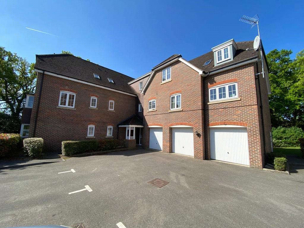 Cranwells Lane, Farnham Common, Slough, SL2 2 bed apartment £1,425