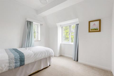White Cottage Brook Lane, Coldwaltham, Pulborough, RH20 1LS