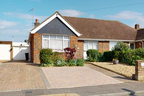 2 bedroom bungalow for sale - Osborne Close, Sompting, West Sussex, BN15