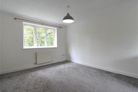1 bedroom maisonette to rent, Birchwood Drive, Lightwater, Surrey, GU18