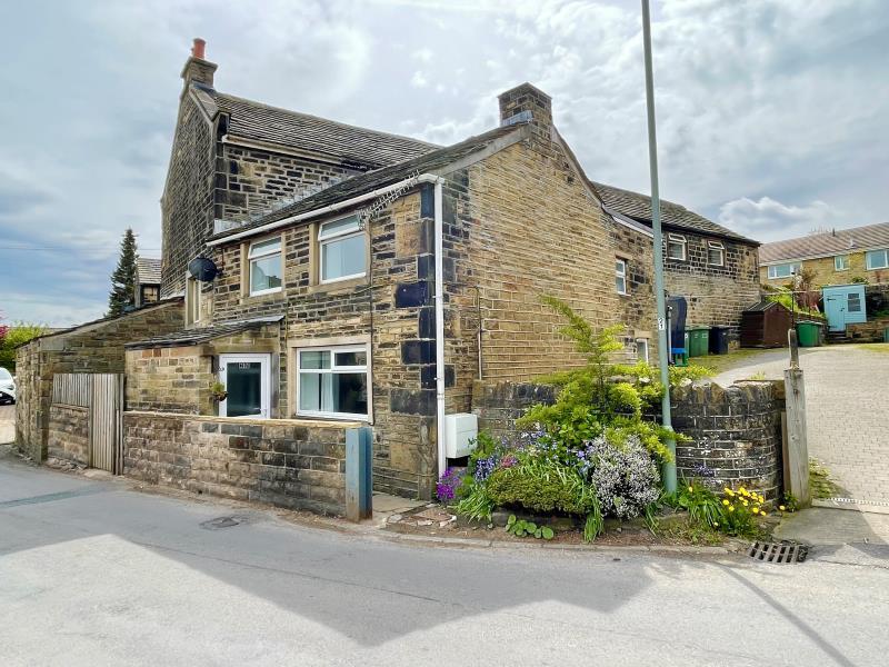 St Road, Scholes, Holmfirth... 2 bed cottage £650 pcm (£150 pw)