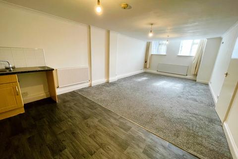 2 bedroom flat to rent - Romford RM1 1RX
