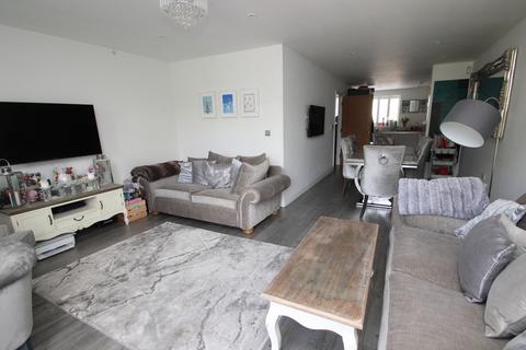 2a Bruce Grove, Orpington, BR6 0HF