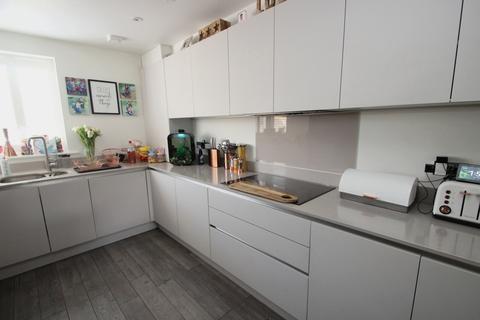 2a Bruce Grove, Orpington, BR6 0HF