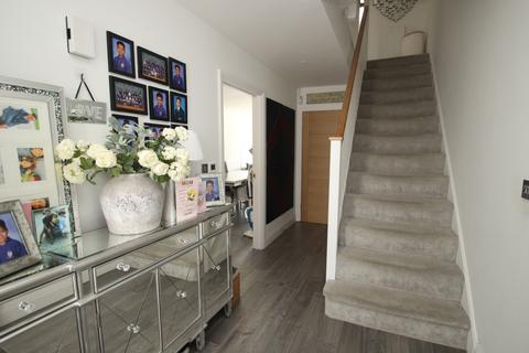 2a Bruce Grove, Orpington, BR6 0HF