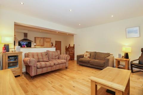 5 St Ninians Court Heathcote Road, Crieff, PH7 4AS