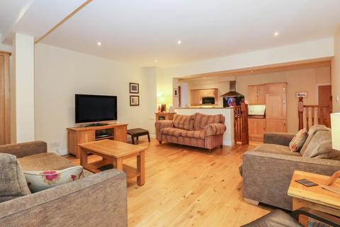5 St Ninians Court Heathcote Road, Crieff, PH7 4AS